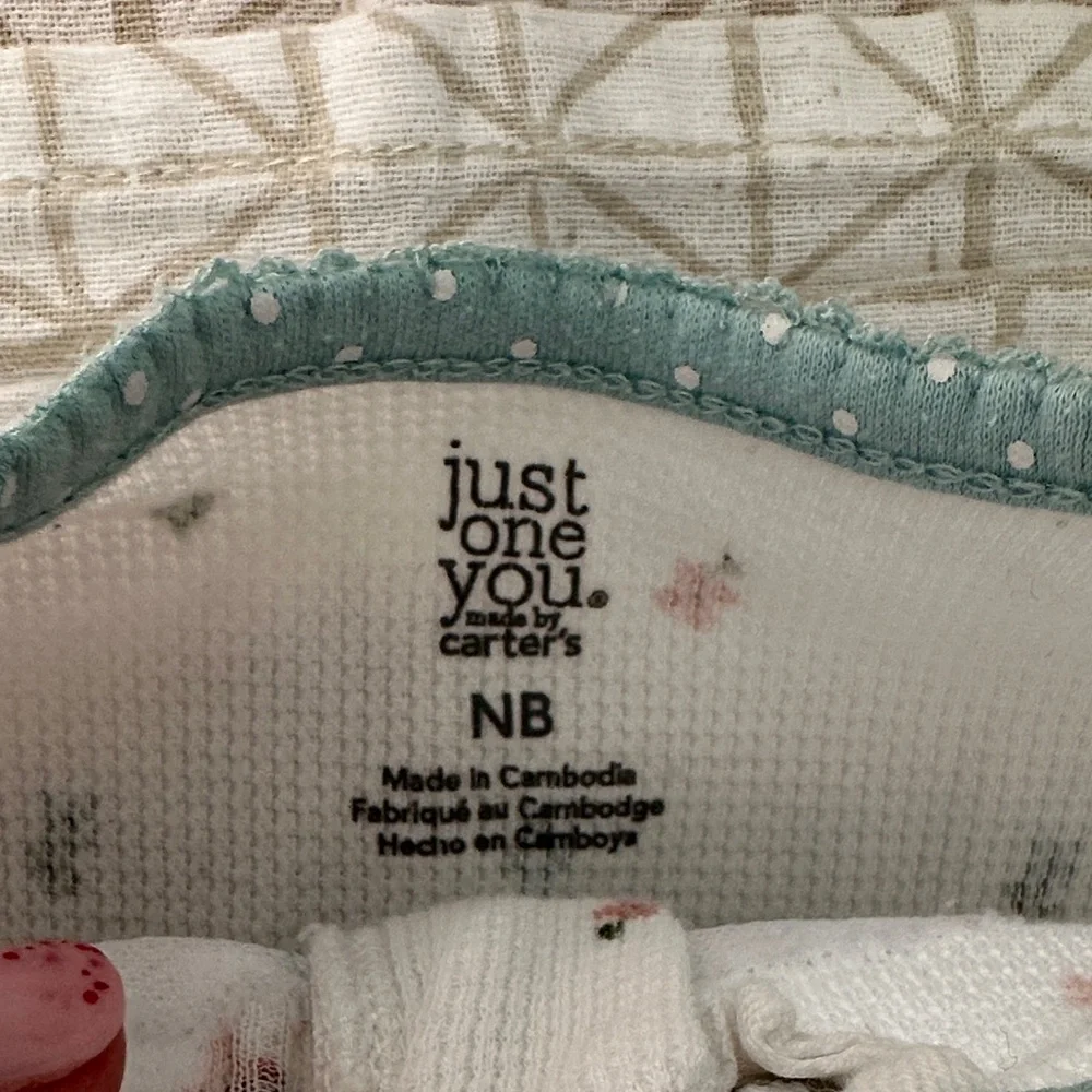 Lot of 7 Newborn One Pieces - Picture 3 of 15